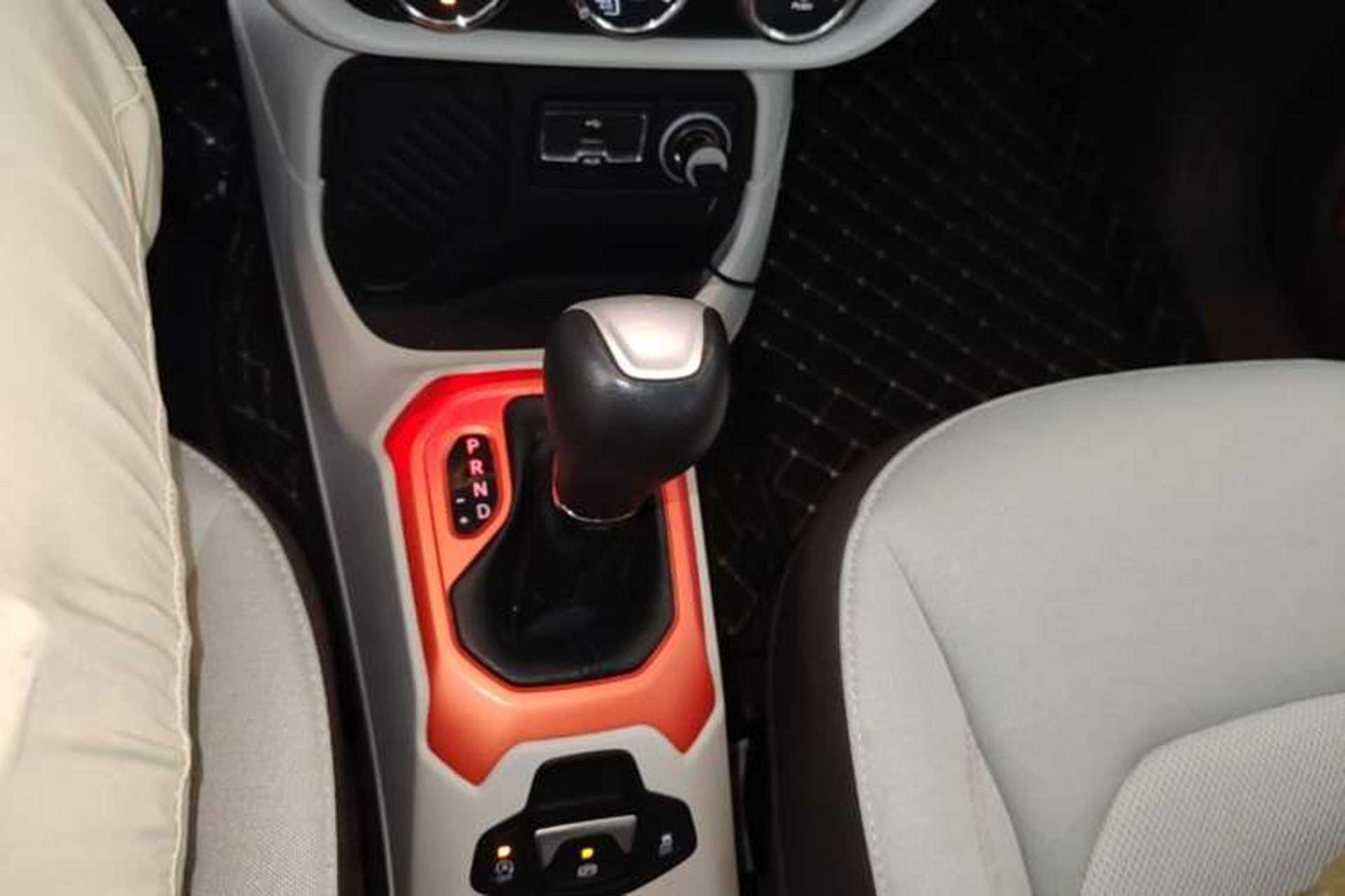 Used Jeep Renegade 2016 1.4T Automatic Jingneng Edition Gear Lever