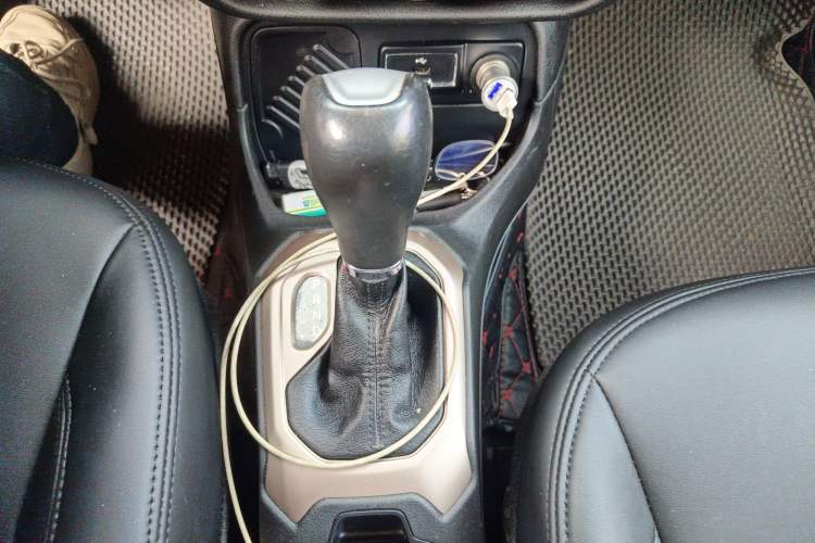 Used Jeep Renegade 2016 1.4T Automatic High-Energy Version Gear Lever