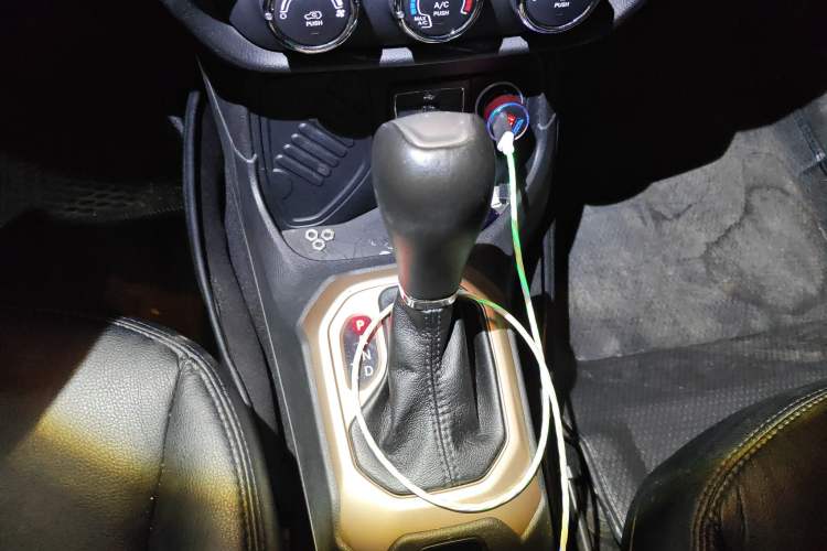Used Jeep Renegade 2016 1.4T Automatic High-Energy Version Gear Lever