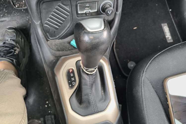 Used Jeep Renegade 2016 1.4T Automatic Jingneng Edition Gear Lever