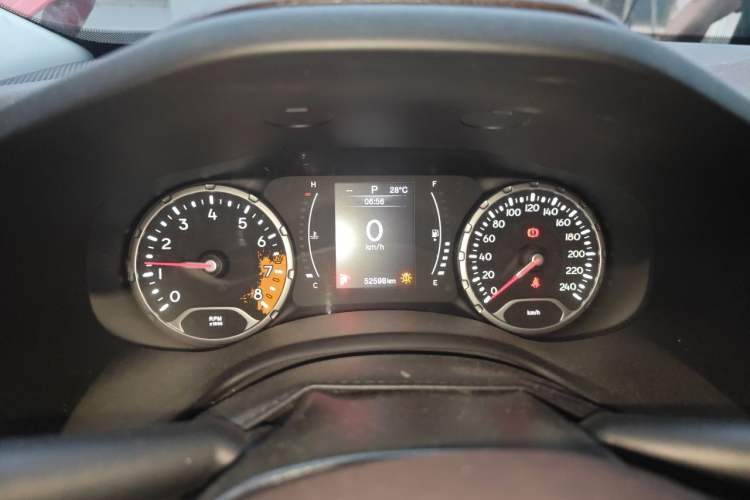 Used Jeep Renegade 2016 1.4T Automatic Jingneng Edition Instrument Cluster