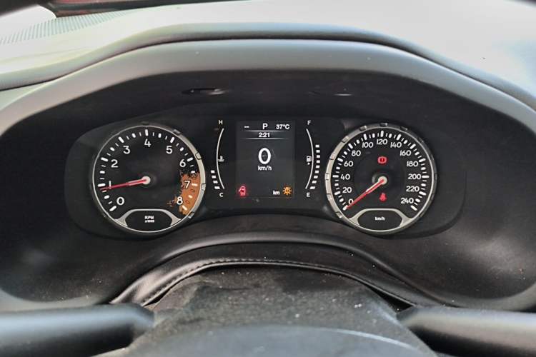 Used Jeep Renegade 2016 1.4T Automatic Jingneng Edition Instrument Cluster