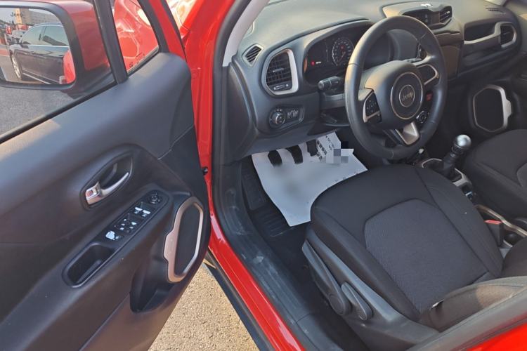 Used Jeep Renegade 2016 1.4T Manual Kinetic Edition Interior 2