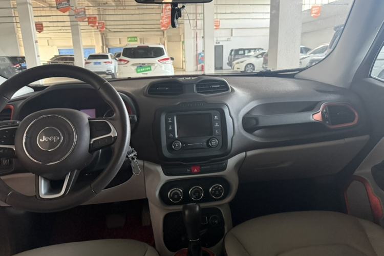 Used Jeep Renegade 2016 1.4T Automatic Jingneng Edition Interior 3