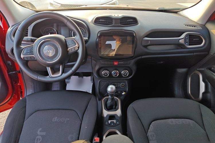 Used Jeep Renegade 2016 1.4T Manual Kinetic Edition Interior 3