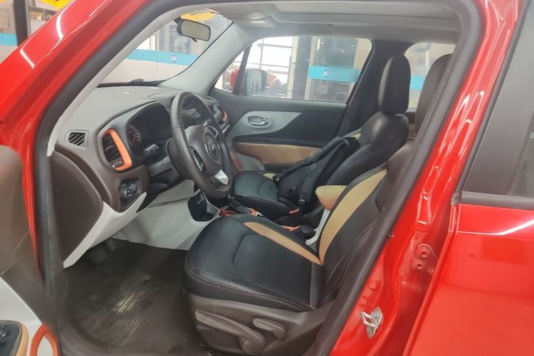 Used Jeep Renegade 2016 1.4T Automatic Jingneng Edition Left Front Seat