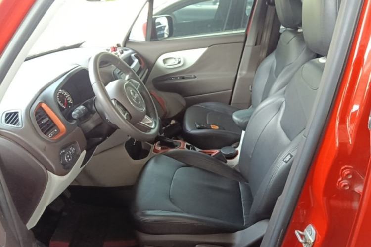 Used Jeep Renegade 2016 1.4T Automatic Jingneng Edition Left Front Seat