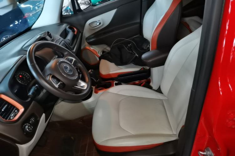 Used Jeep Renegade 2016 1.4T Automatic Smart Edition Left Front Seat