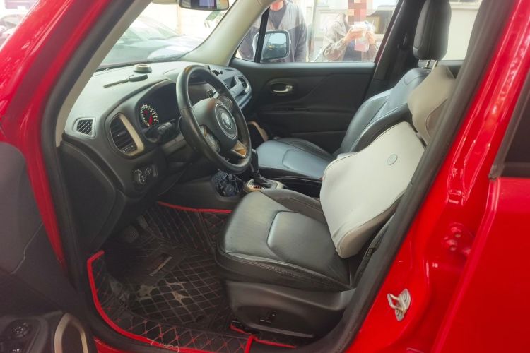 Used Jeep Renegade 2016 1.4T Automatic Smart Edition Left Front Seat
