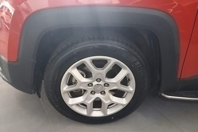 Used Jeep Renegade 2016 1.4T Automatic Jingneng Version+ Left Front Wheel Hub