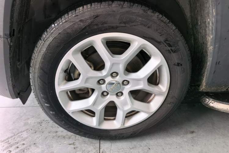 Used Jeep Renegade 2016 1.4T Automatic Jingneng Edition Left Front Wheel Hub