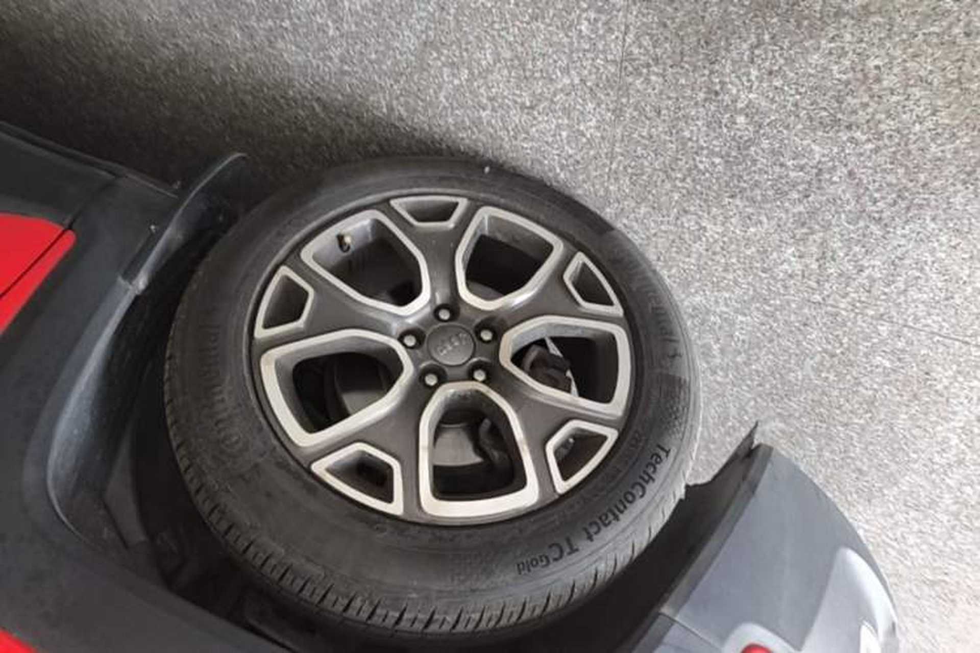 Used Jeep Renegade 2016 1.4T Automatic Smart Edition Left Front Wheel Hub