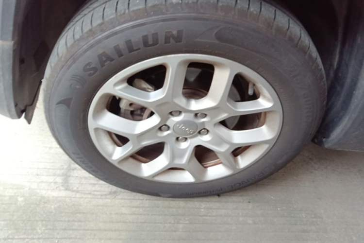 Used Jeep Renegade 2016 1.4T Automatic Jingneng Edition Left Front Wheel Hub