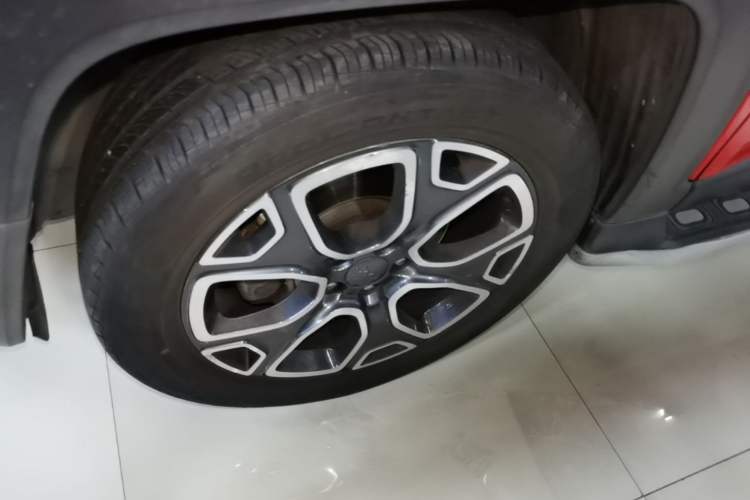 Used Jeep Renegade 2016 1.4T Automatic Smart Edition Left Front Wheel Hub