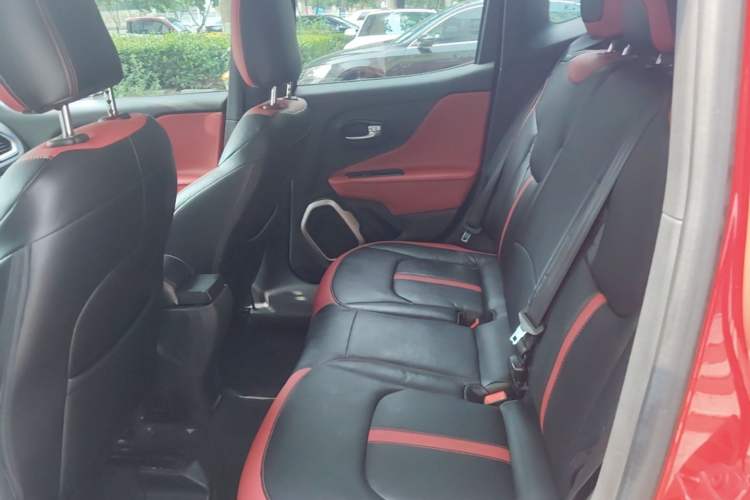 Used Jeep Renegade 2016 1.4T Automatic Kinetic Edition Left Rear Seat