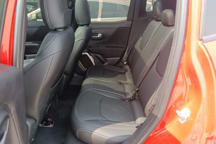 Used Jeep Renegade 2016 1.4T Automatic Jingneng Edition Left Rear Seat