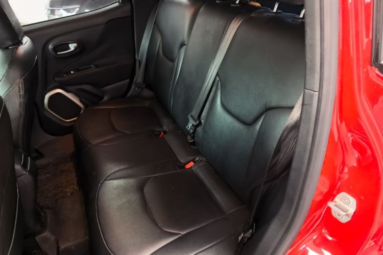 Used Jeep Renegade 2016 1.4T Automatic Jingneng Edition Left Rear Seat