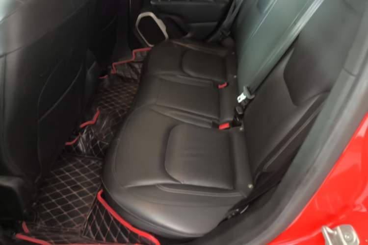 Used Jeep Renegade 2016 1.4T Automatic Smart Edition Left Rear Seat