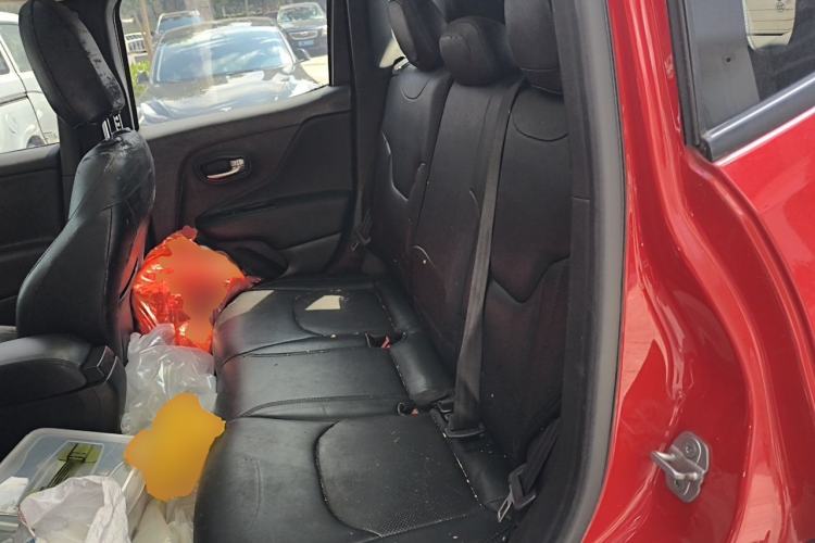 Used Jeep Renegade 2016 1.4T Automatic Jingneng Edition Left Rear Seat