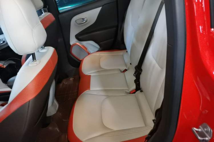 Used Jeep Renegade 2016 1.4T Automatic Smart Edition Left Rear Seat