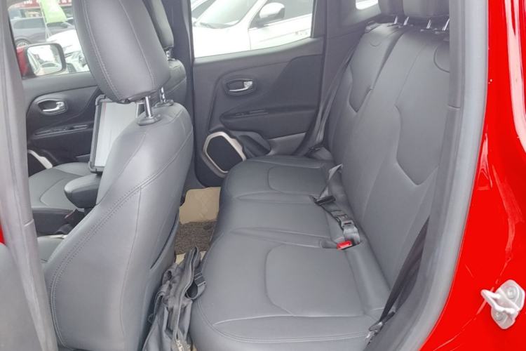 Used Jeep Renegade 2016 1.4T Automatic High-Energy Version Left Rear Seat