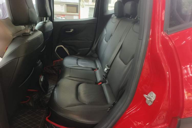 Used Jeep Renegade 2016 1.4T Automatic Smart Edition Left Rear Seat