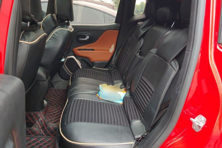 Used Jeep Renegade 2016 1.4T Automatic Jingneng Edition Left Rear Seat