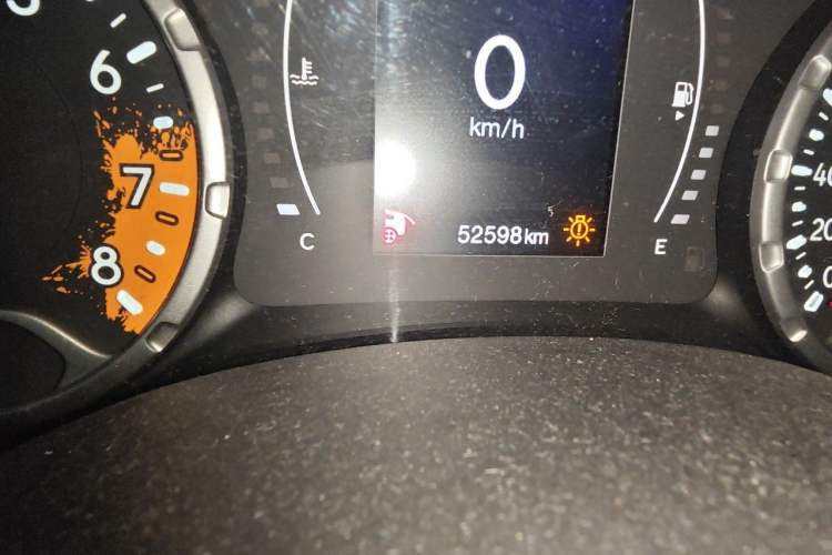 Used Jeep Renegade 2016 1.4T Automatic Jingneng Edition Odometer Close Up