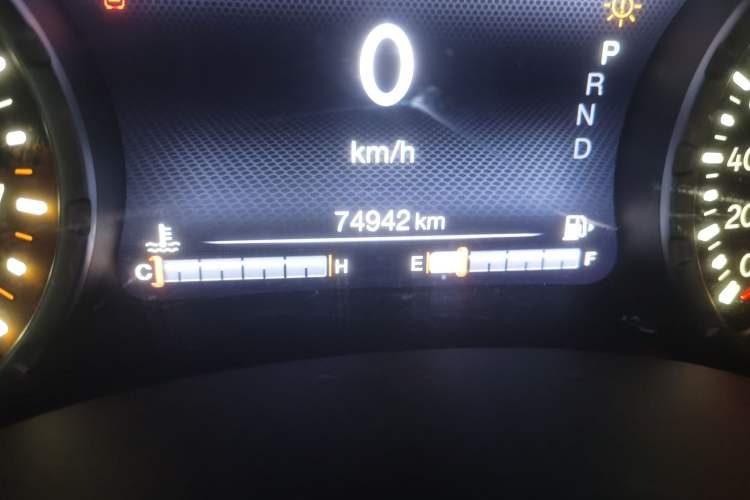 Used Jeep Renegade 2016 1.4T Automatic Jingneng Version+ Odometer Close Up