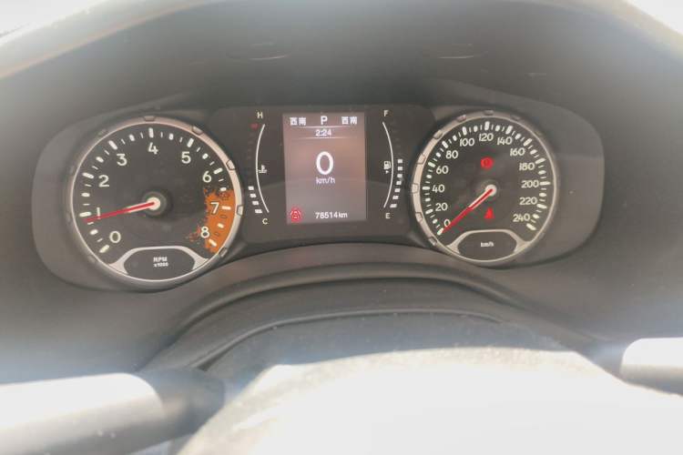 Used Jeep Renegade 2016 1.4T Automatic Jingneng Edition Odometer Close Up