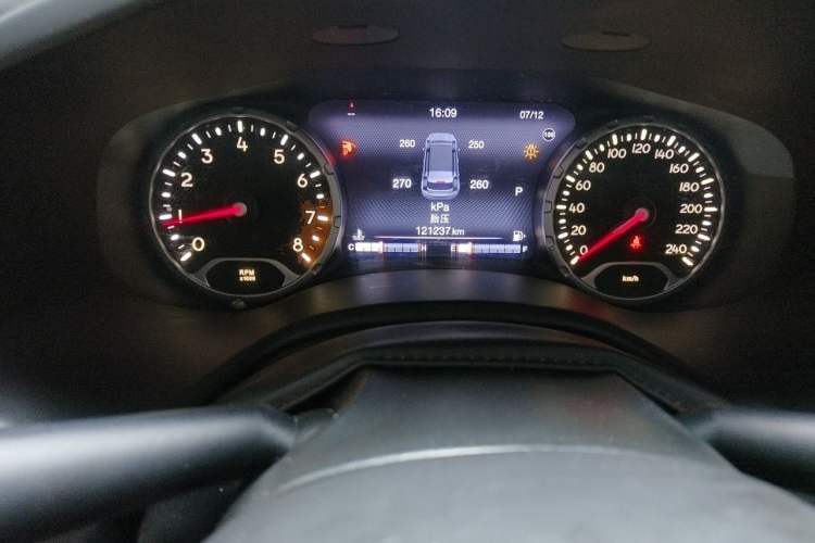 Used Jeep Renegade 2016 1.4T Automatic Jingneng Version+ Odometer Close Up