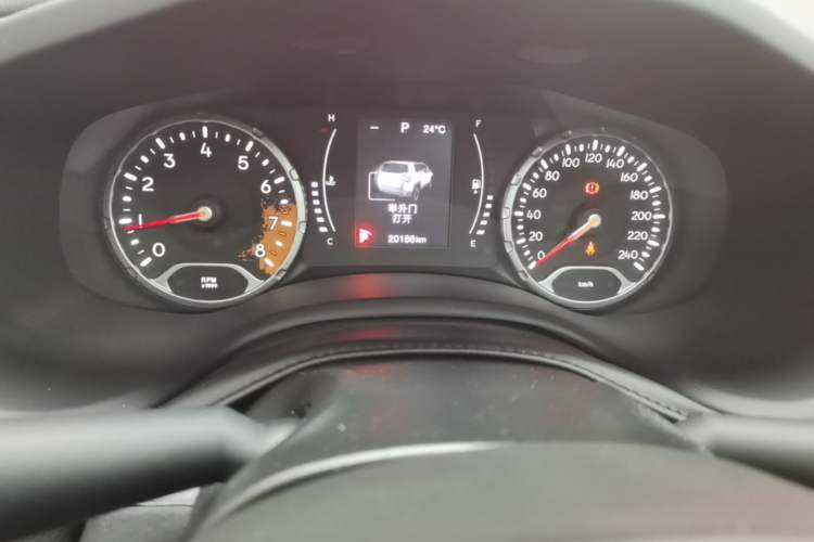 Used Jeep Renegade 2016 1.4T Automatic Jingneng Edition Odometer Close Up