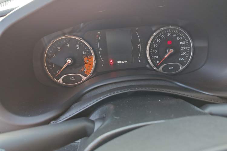 Used Jeep Renegade 2016 1.4T Manual Kinetic Edition Odometer Close Up