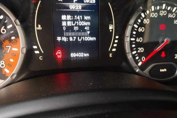 Used Jeep Renegade 2016 1.4T Automatic Jingneng Edition Odometer Close Up