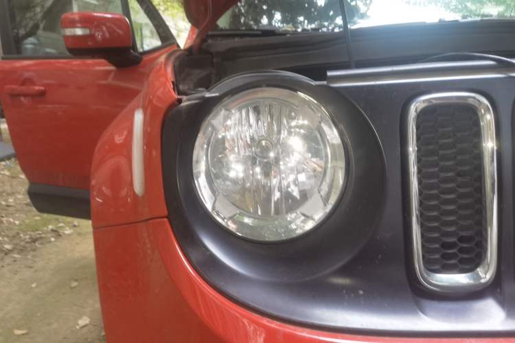 Used Jeep Renegade 2016 1.4T Automatic Jingneng Version+ Right Front Headlight