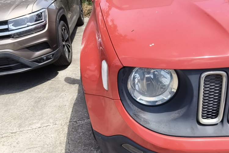 Used Jeep Renegade 2016 1.4T Automatic Jingneng Version+ Right Front Headlight
