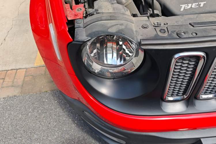 Used Jeep Renegade 2016 1.4T Automatic Jingneng Version+ Right Front Headlight
