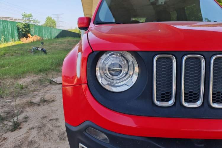 Used Jeep Renegade 2016 1.4T Automatic Jingneng Version+ Right Front Headlight