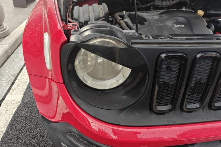 Used Jeep Renegade 2016 1.4T Automatic Jingneng Version+ Right Front Headlight