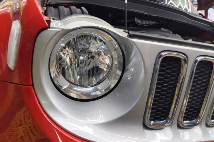 Used Jeep Renegade 2016 1.4T Automatic Smart Edition Right Front Headlight