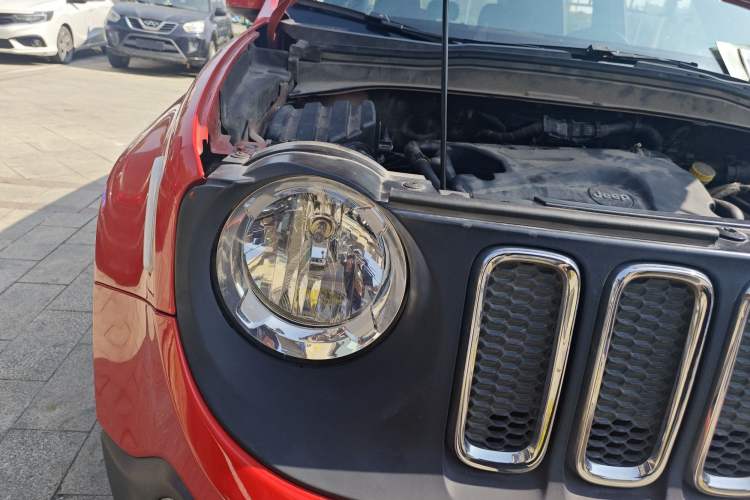 Used Jeep Renegade 2016 1.4T Automatic Jingneng Version+ Right Front Headlight