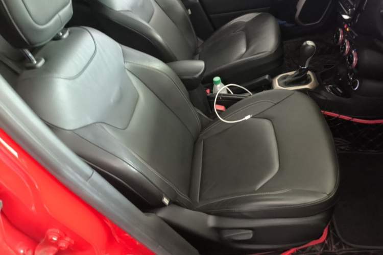 Used Jeep Renegade 2016 1.4T Automatic Smart Edition Right Front Seat