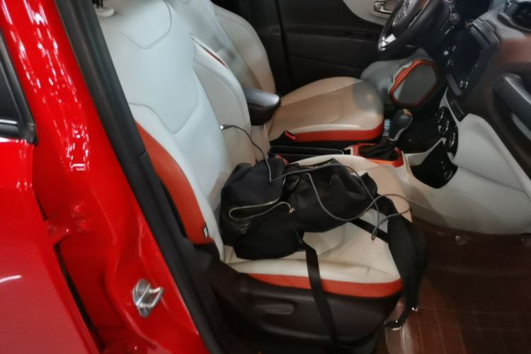 Used Jeep Renegade 2016 1.4T Automatic Smart Edition Right Front Seat