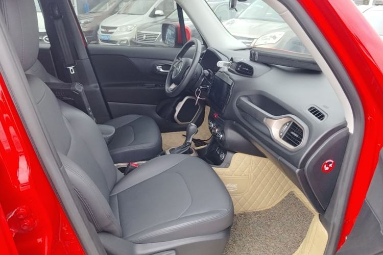 Used Jeep Renegade 2016 1.4T Automatic High-Energy Version Right Front Seat