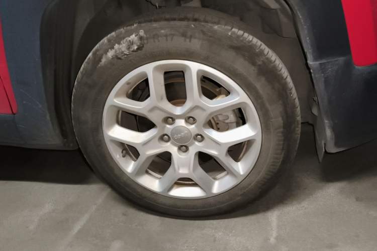 Used Jeep Renegade 2016 1.4T Automatic Jingneng Edition Right Front Wheel Hub