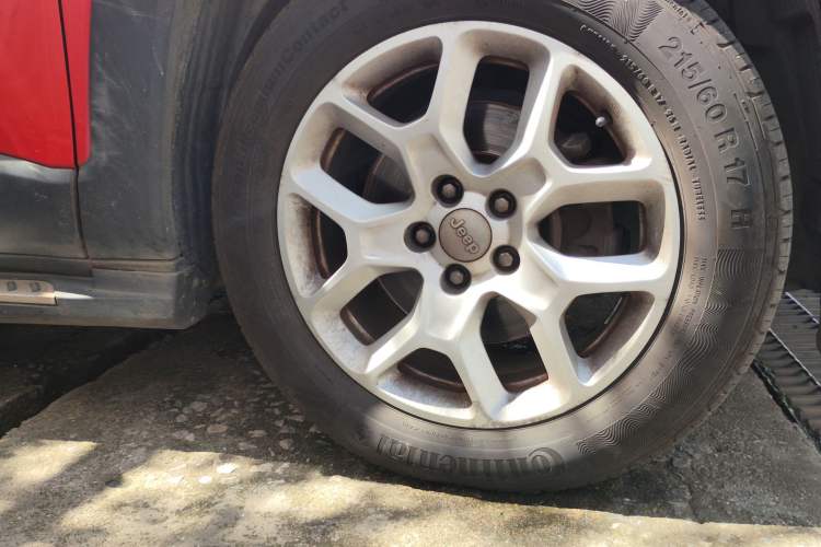 Used Jeep Renegade 2016 1.4T Automatic Jingneng Edition Right Front Wheel Hub
