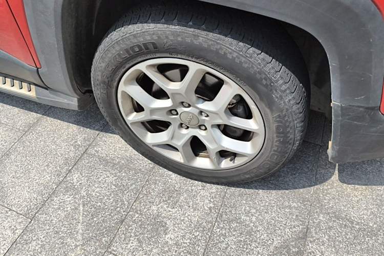 Used Jeep Renegade 2016 1.4T Automatic Jingneng Edition Right Front Wheel Hub