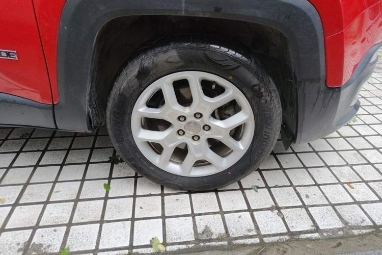 Used Jeep Renegade 2016 1.4T Automatic Jingneng Version+ Right Front Wheel Hub