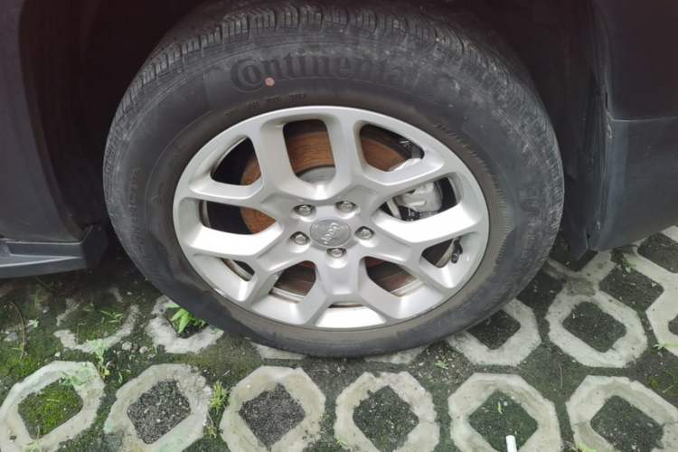 Used Jeep Renegade 2016 1.4T Automatic Jingneng Edition Right Front Wheel Hub