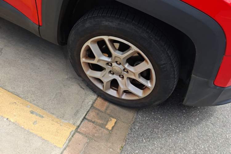 Used Jeep Renegade 2016 1.4T Automatic Jingneng Version+ Right Front Wheel Hub